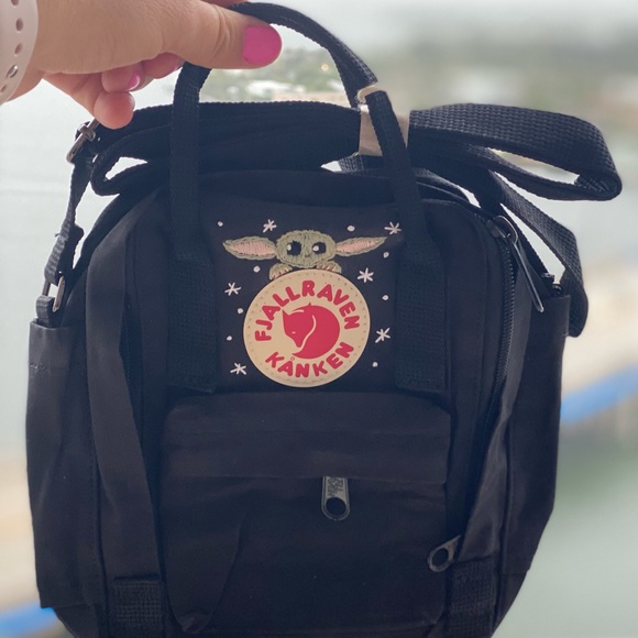 Baby yoda kanken sling embroidery bag - Picture 2 of 3